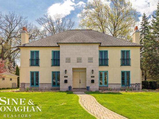 15808-15810 Windmill Pointe Dr, Grosse Pointe, MI 48230