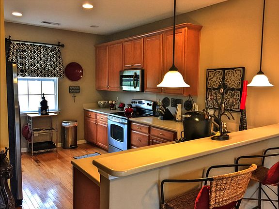 3rd image of 114 Winding River Dr