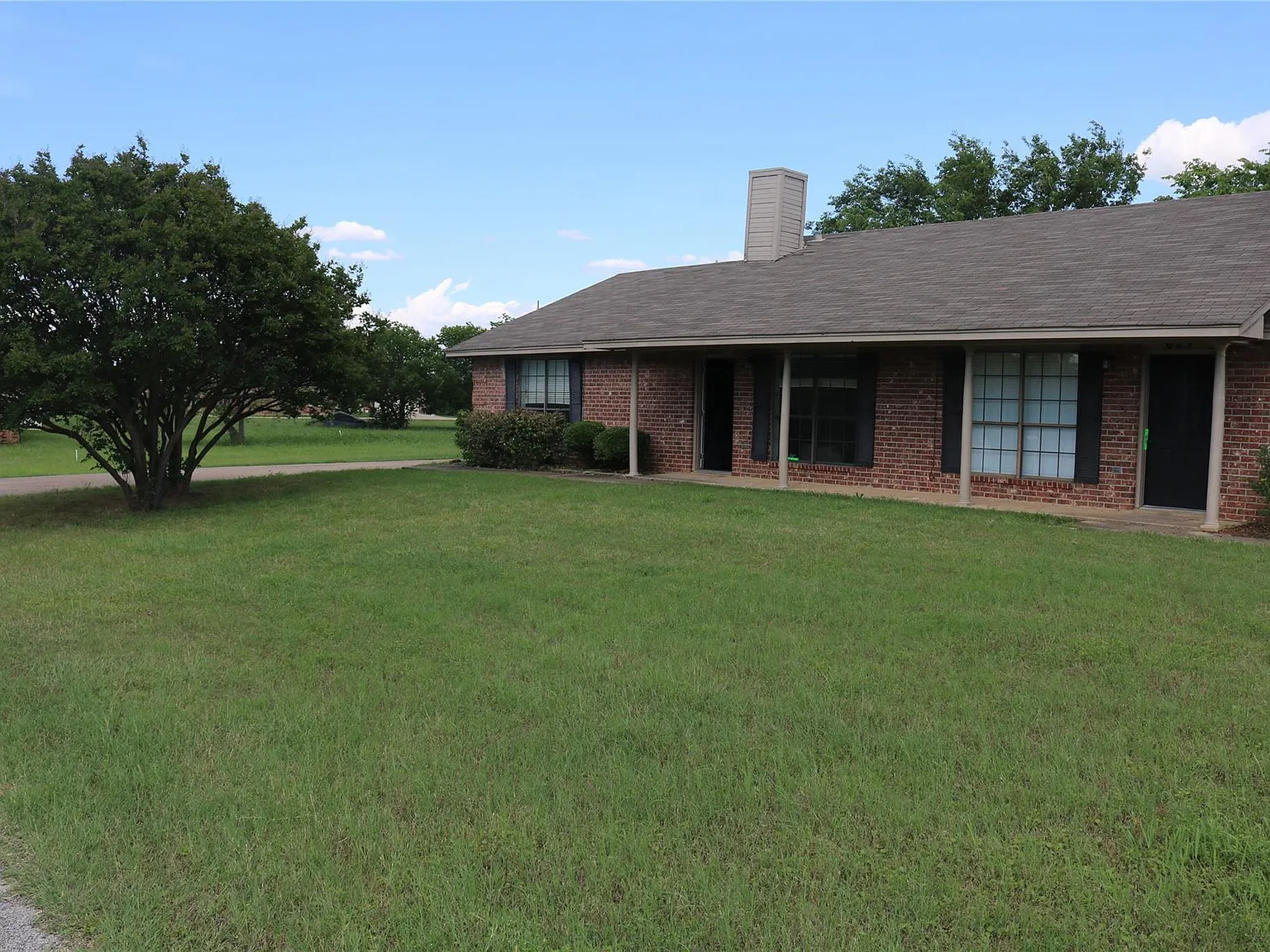 2 bed, 1216 sqft, $2,298 — Photo 3