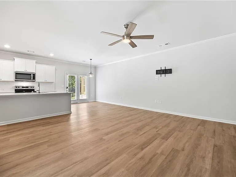 6710 Corryton St — Photo 4