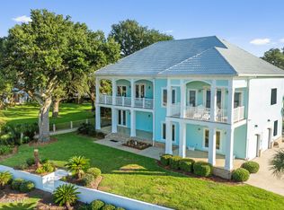 245 Front Beach Dr, Ocean Springs, MS 39564