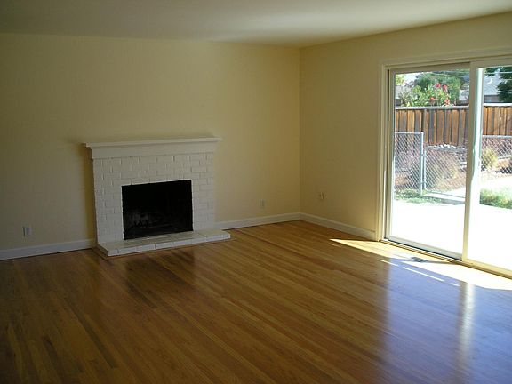 4th image of 1576 Tobias Dr