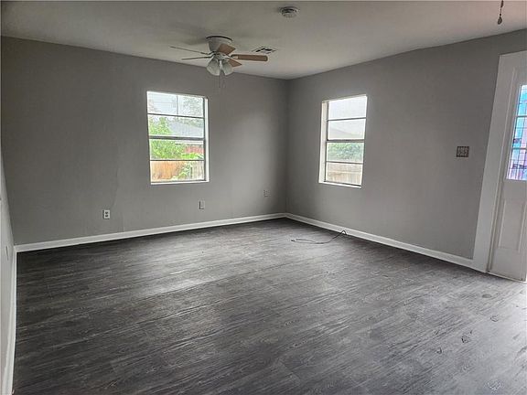 5th image of 920 Taft Park