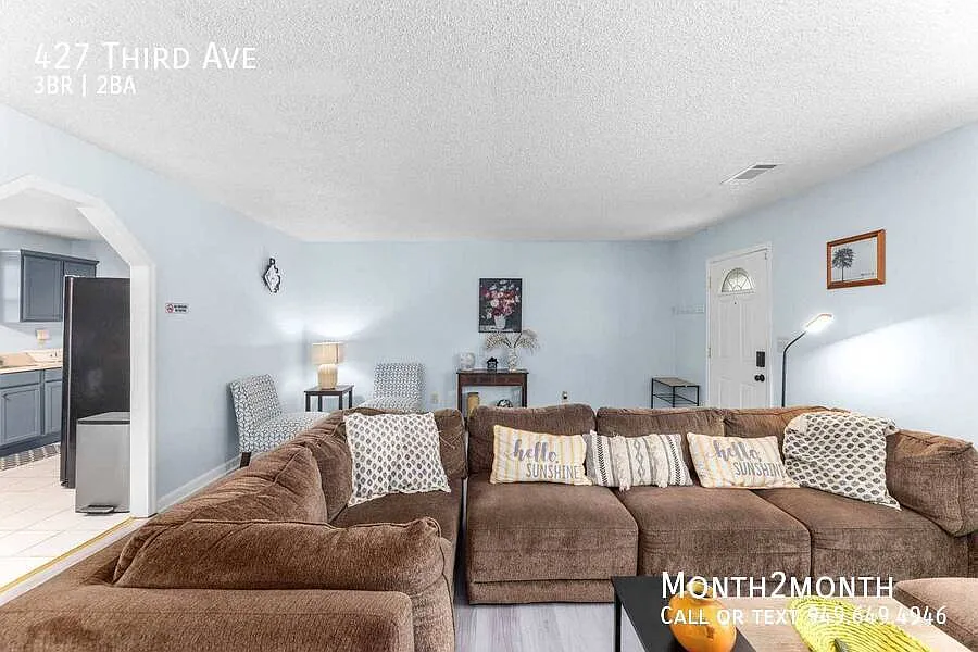 Cozy Haven on Third Ave — Photo 2