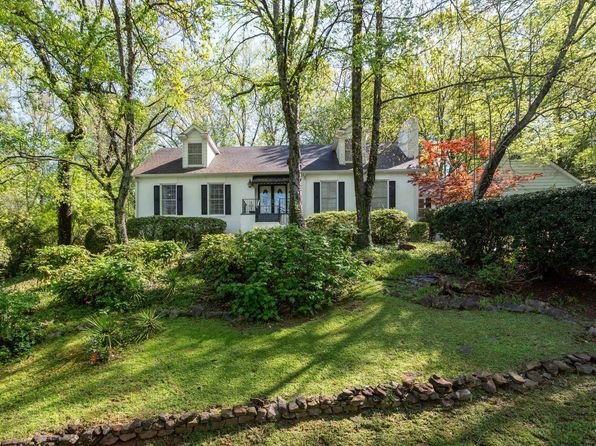 7 Lanier Pl, Anniston, AL 36207