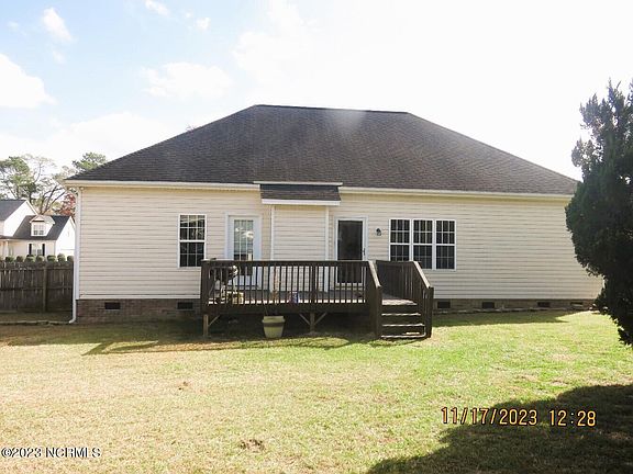 5th image of 203 Crescent Creek Drive