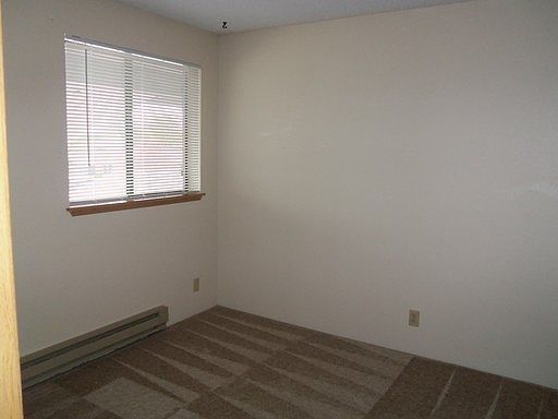 5th image of 229 NE Cedar Ave APT 1