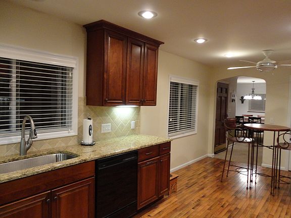 3rd image of 6045 Glade Ave
