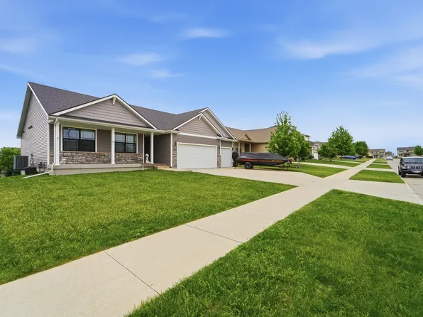 1305 NW Sunset Ln, Grimes, IA 50111