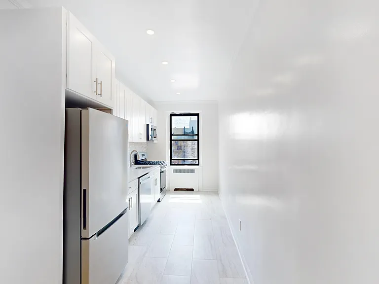 30-06 29th St #6F — Photo 2