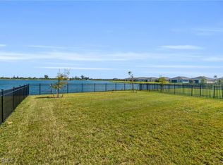 627 Parkshore Lake Ave, Cape Coral, FL 33993