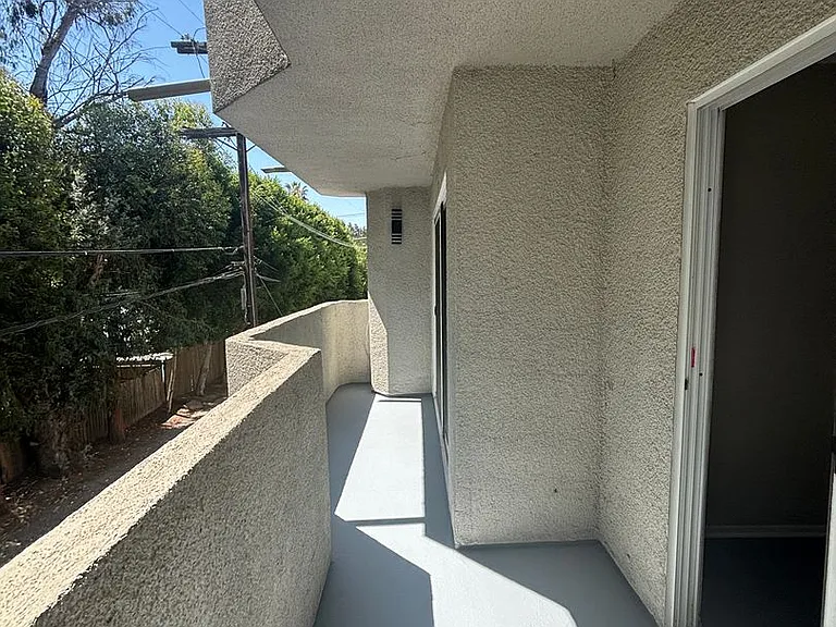 Laurel Canyon, 4500 — Photo 20