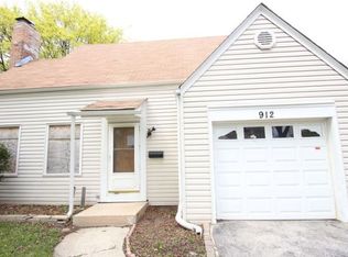 912 Fairfield Ct, Waukegan, IL 60085