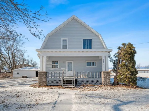 1825 S Mill St, New London, WI 54961