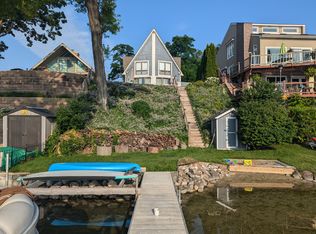 2734 Silverside Rd, Waterford, MI 48328