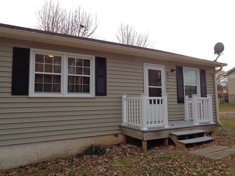 150 Sycamore Cir — Photo 2