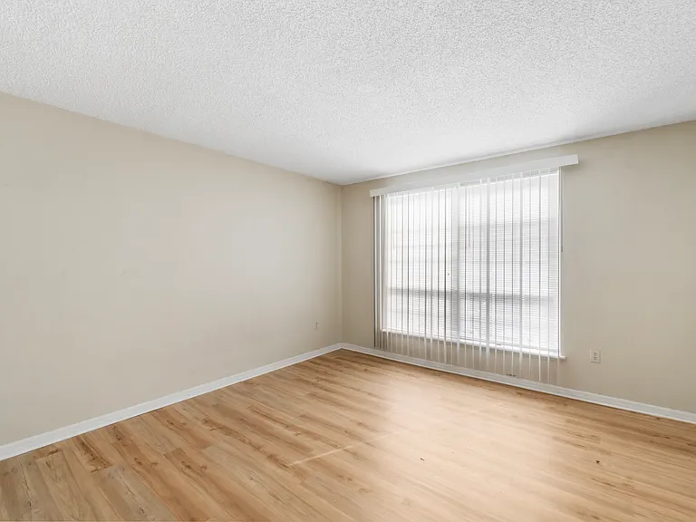 4160 Versailles Dr #4160D — Photo 8