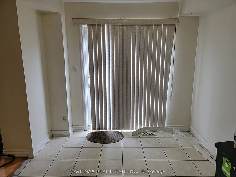 7 Junction Cres — Photo 10