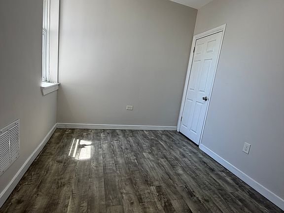 5th image of 3837 N Darien St