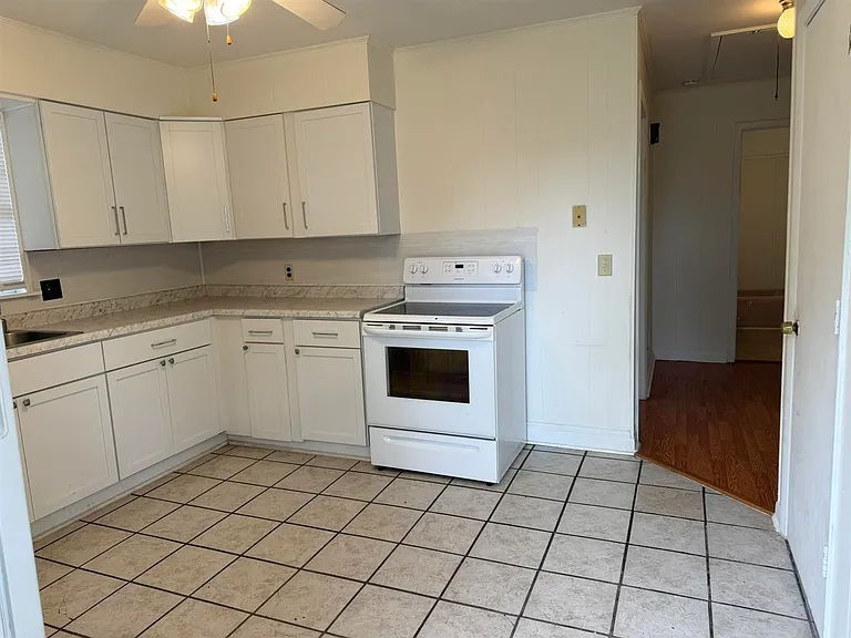 1456 Longview Dr — Photo 5