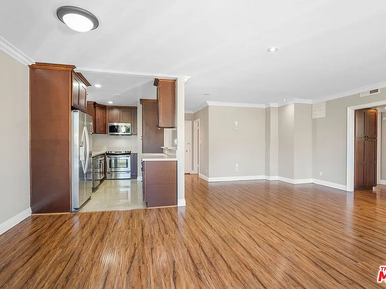 248 S Doheny Dr #6 — Photo 8