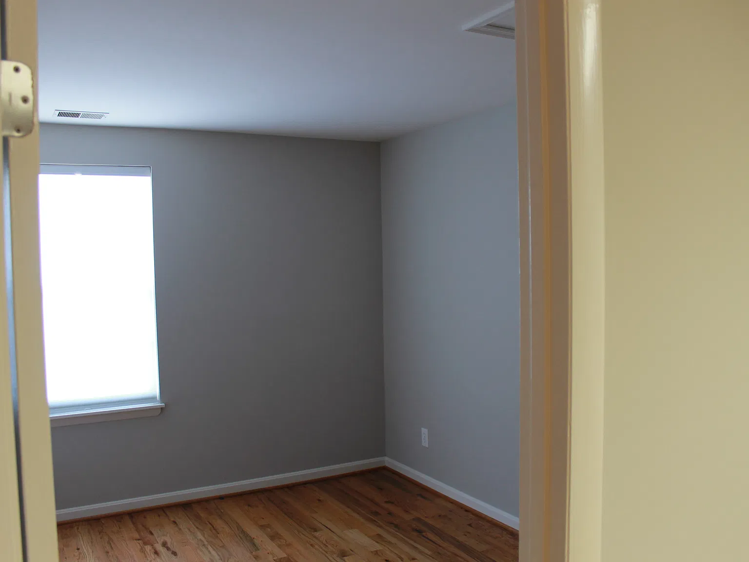 3 bed, 1200 sqft, $2,000 — Photo 4