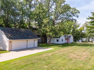 6517 Eagle Lake Dr, Osseo, MN 55369
