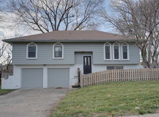 9958 Fairlane Rd, Lenexa, KS 66215