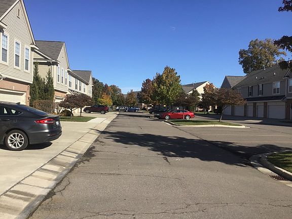 4th image of 2246 Pinecroft Dr #217