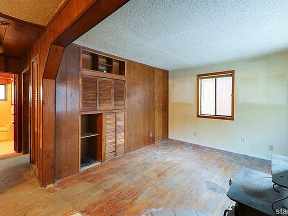 3rd image of 2486 William Ave