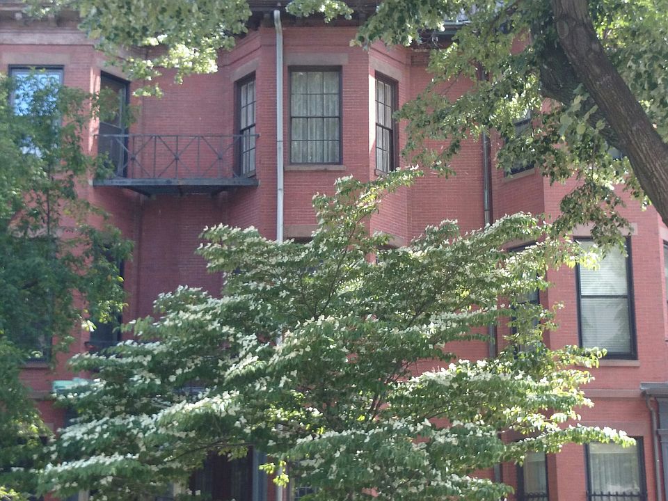 2nd image of 421 Beacon St