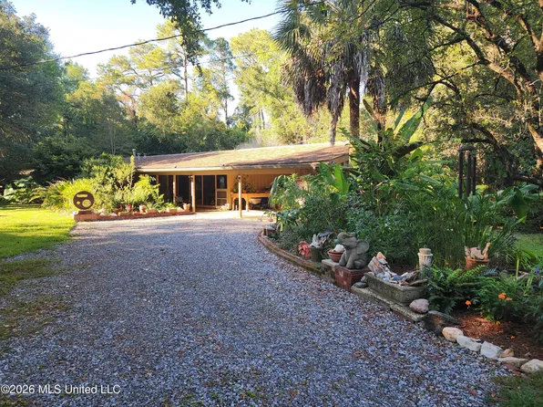 13708 Docena Cir, Ocean Springs, MS 39564