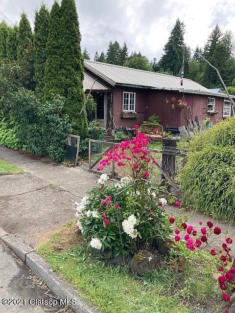 2nd image of 521 Rose Ave