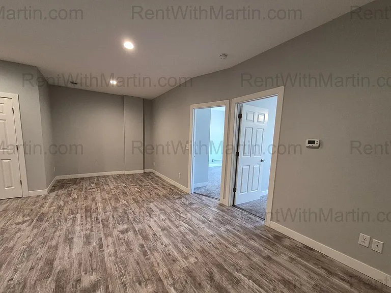16 S Frederick Ave — Photo 5