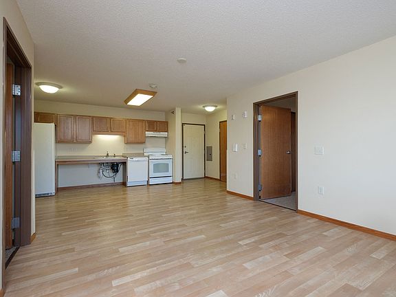 Fargo, ND Crossroads Apartments | Kitchen
