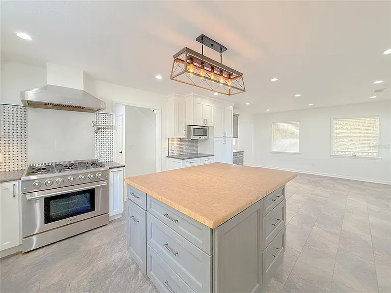 2827 Sanctuary Ln — Photo 20