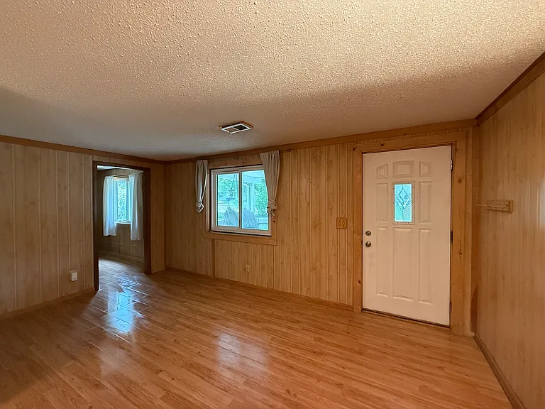 6592 Berkshire Ln N — Photo 17