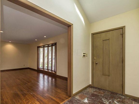 5th image of 389 Northview Dr