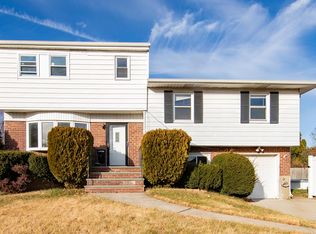 2 Buffalo St, Hicksville, NY 11801