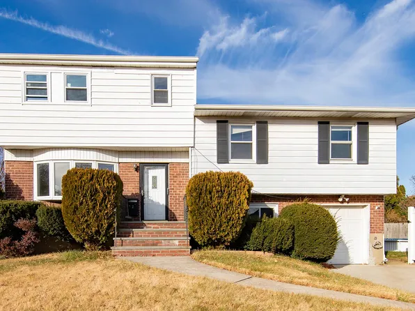 2 Buffalo St, Hicksville, NY 11801