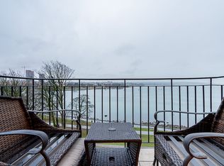 1575 Beach Ave #701, Vancouver, BC V6G1Y5