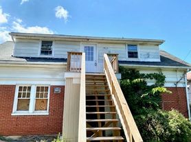 746 Summit Avenue, Garage Apt