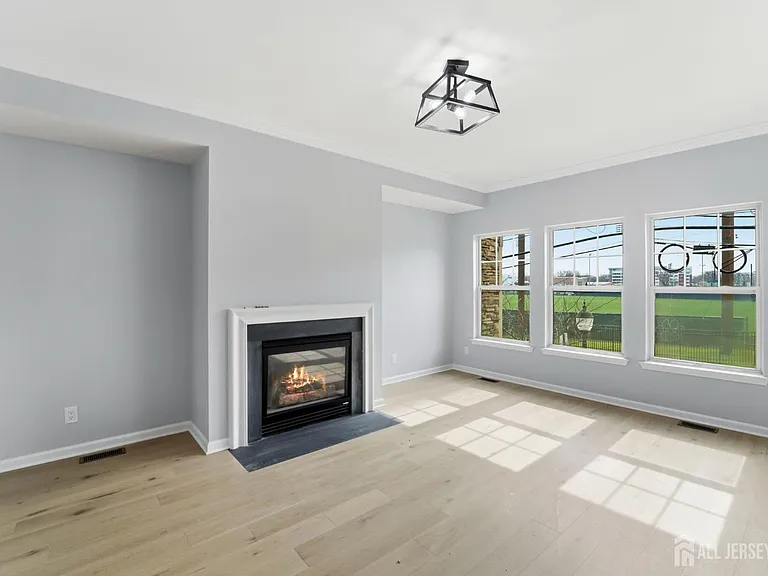 704 Green Ln — Photo 1