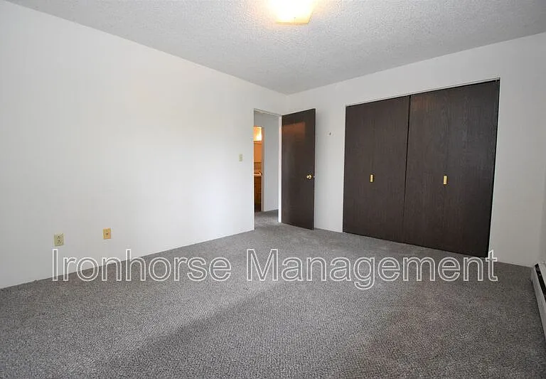 805 W Villard St #10 — Photo 7
