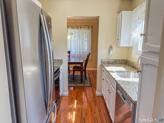 5th image of 321 Songbird Lane #321