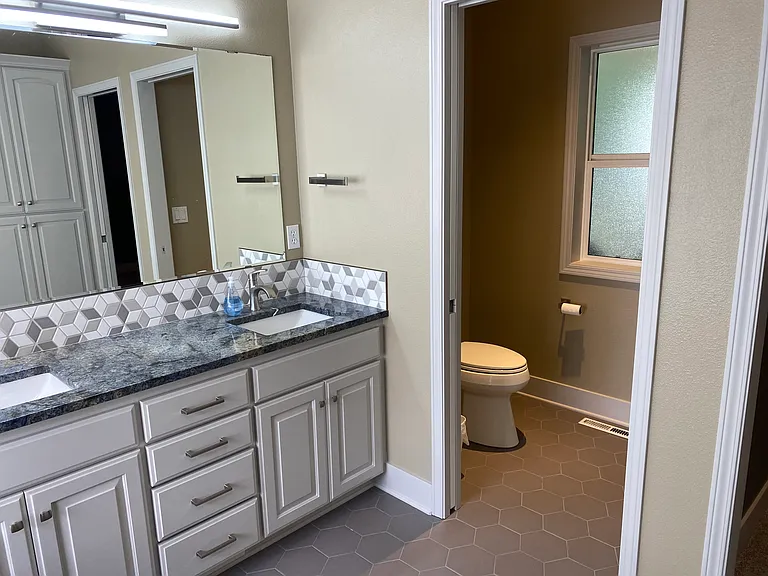 6616 Parkshadow Ct NE — Photo 19