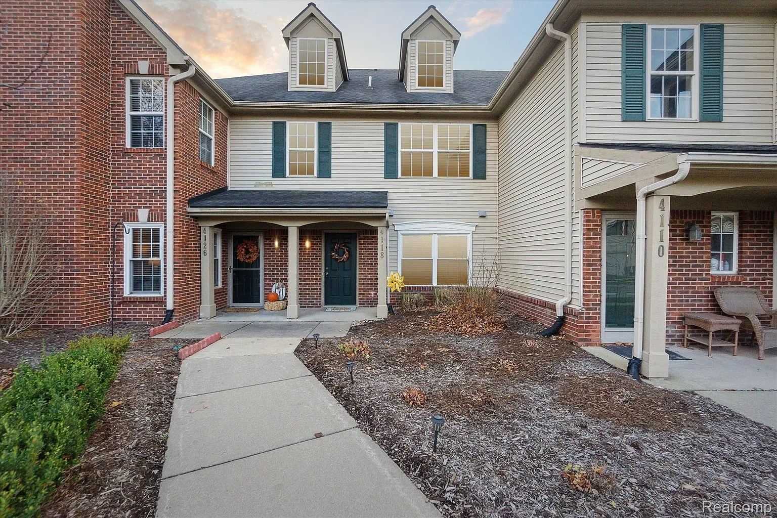 4118 Hampton Ridge Blvd photo 1