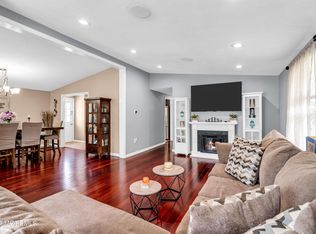 32 Brookview Ln, Manalapan, NJ 07726