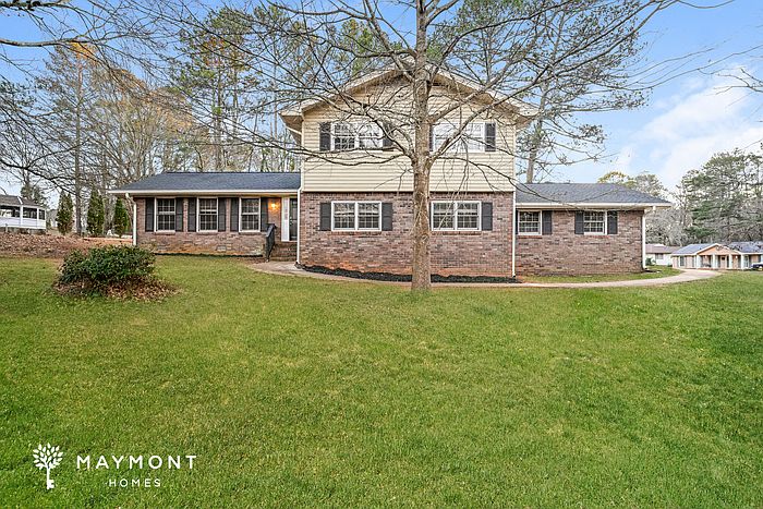 1st image of 2531 Country Club Dr SE