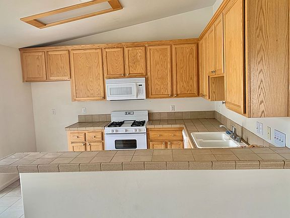 3rd image of 5499 Mariposa Ave